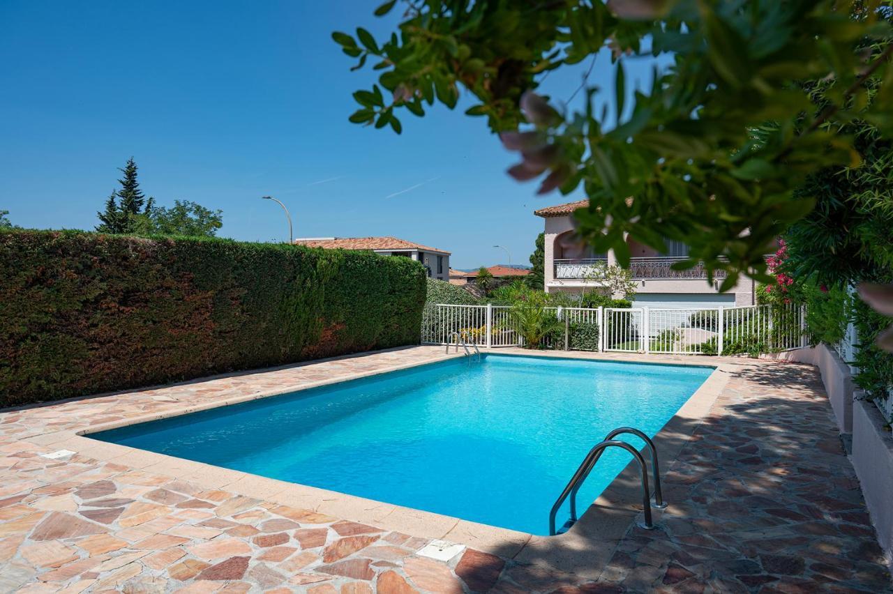 Charmant Studio Saint-Tropez Buitenkant foto